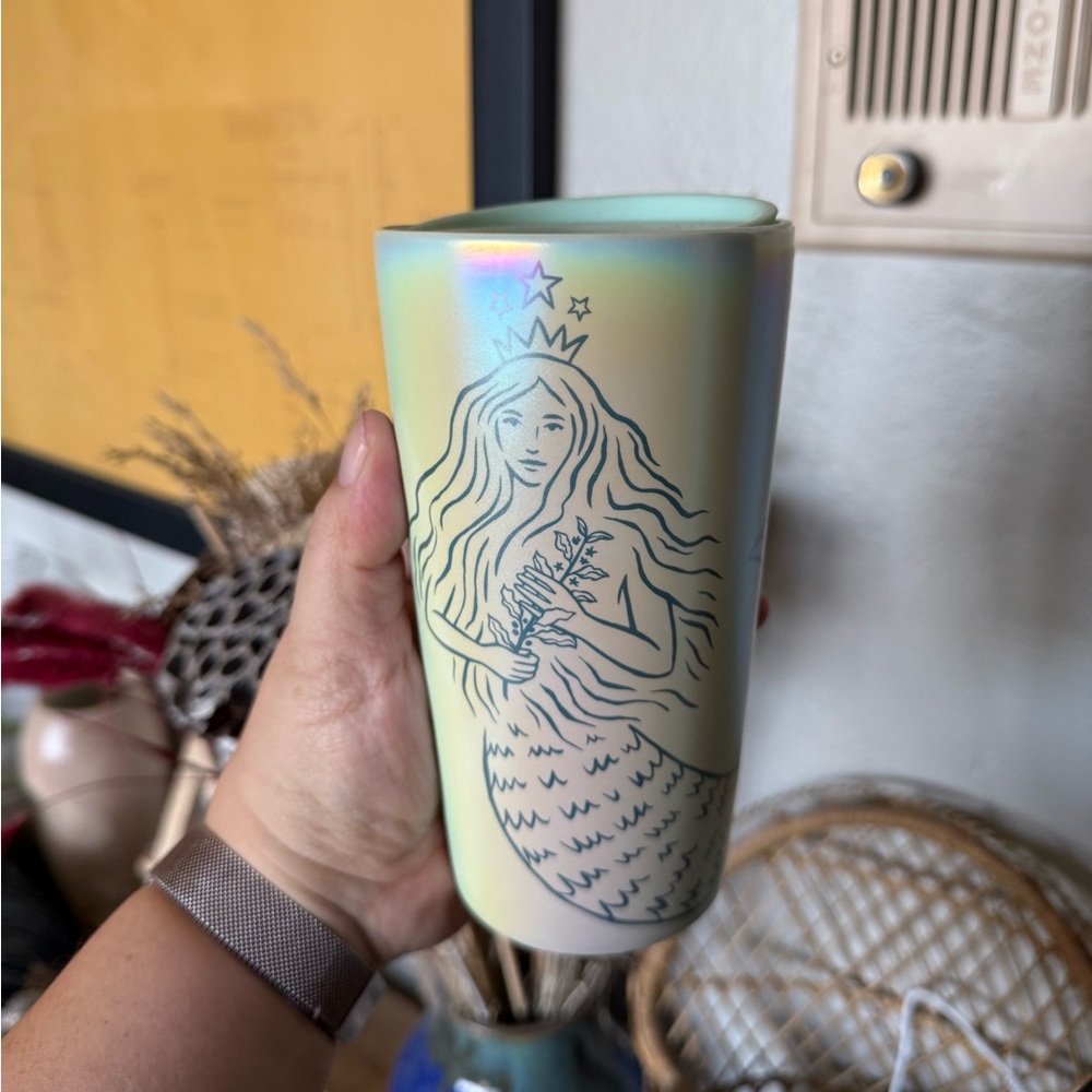 New Starbucks cup